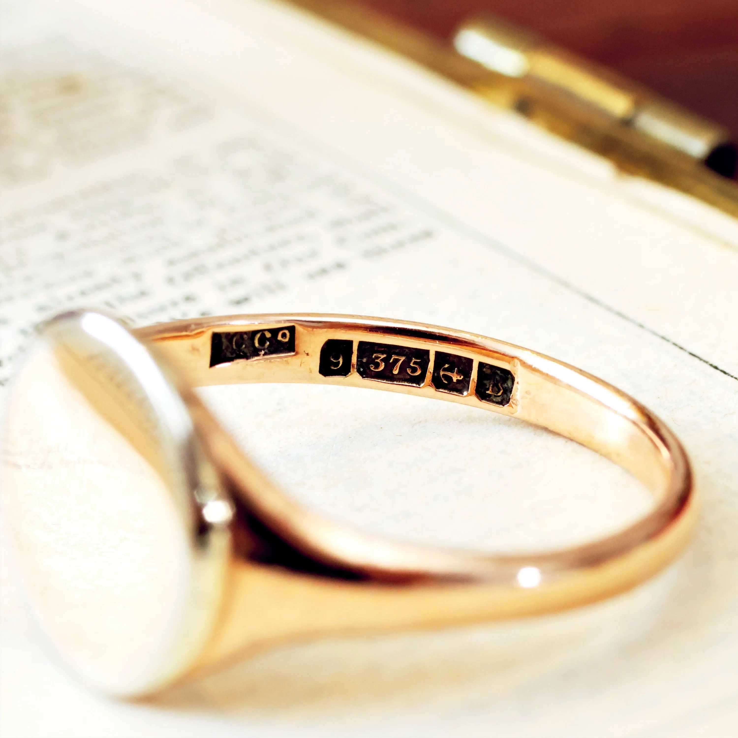 Classic Date 1951 9ct Gold Signet Ring