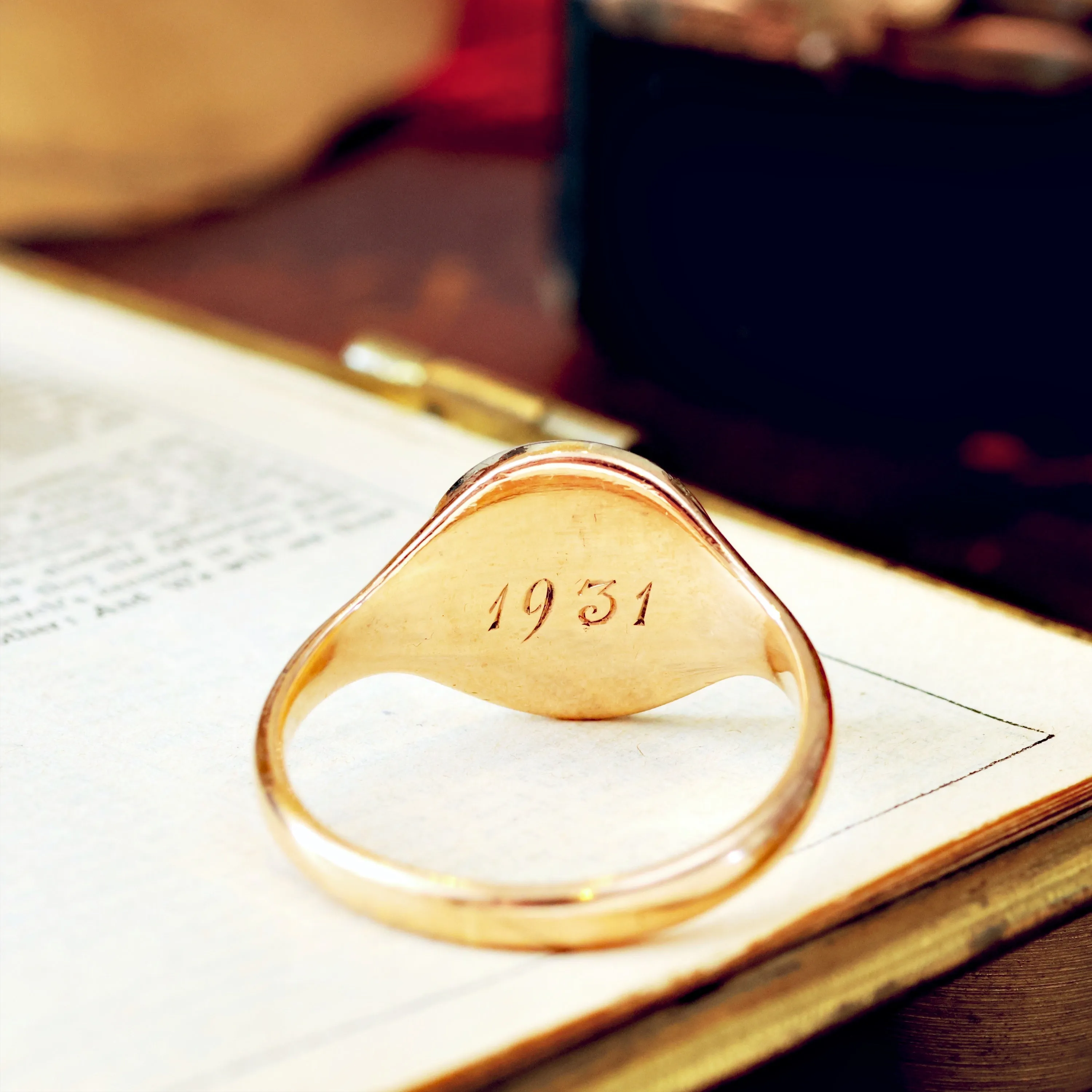 Classic Date 1951 9ct Gold Signet Ring