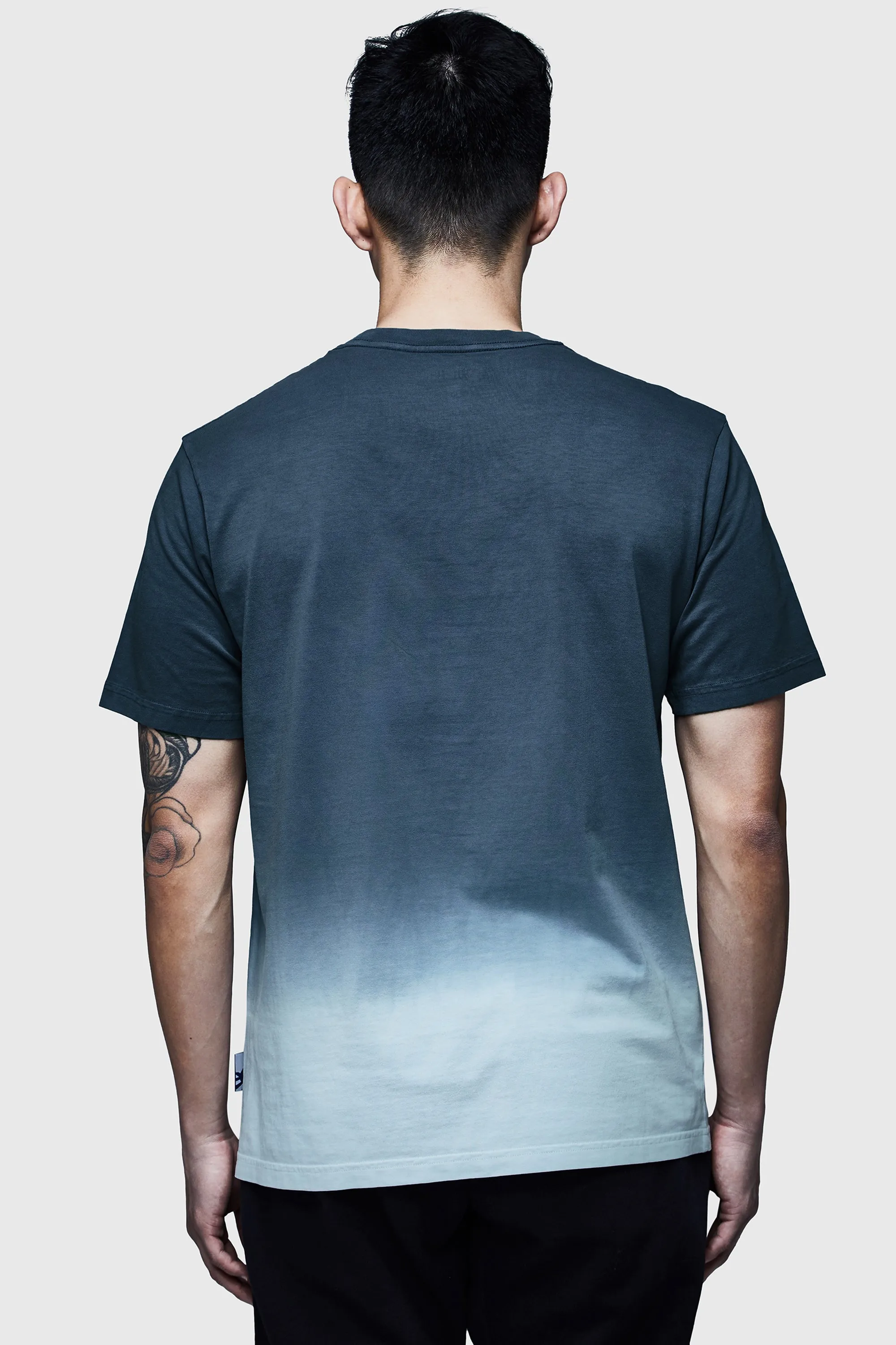 ESSENTIALS DIP DYE SHORT SLEEVE TEE