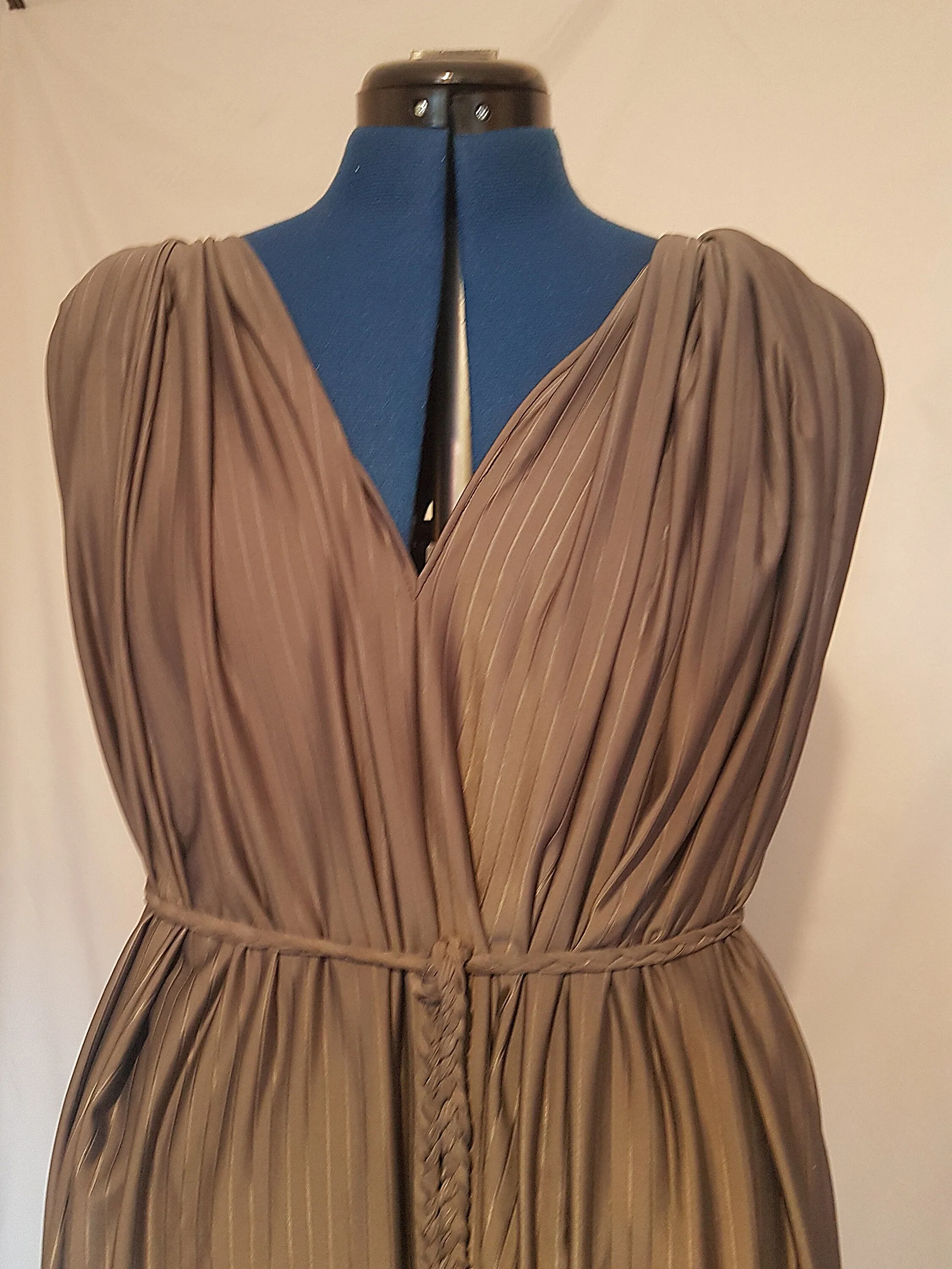 Grey Ribbed Pattern Grecian Drape Dress