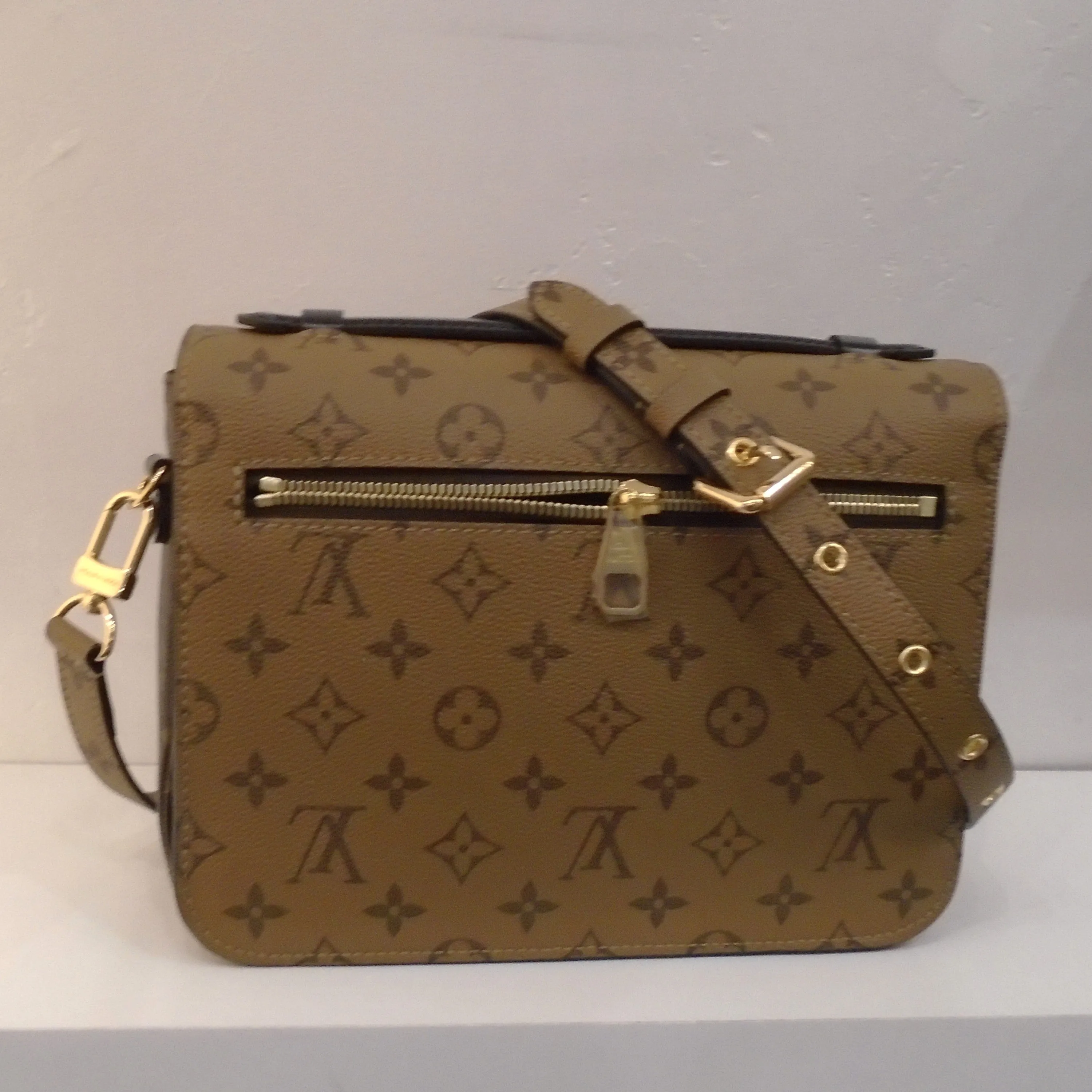 Louis Vuitton Vintage Reversible Monogram Metis MM