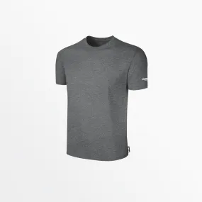 MEN'S BASICS TEE WITH SLEEVE LOGO