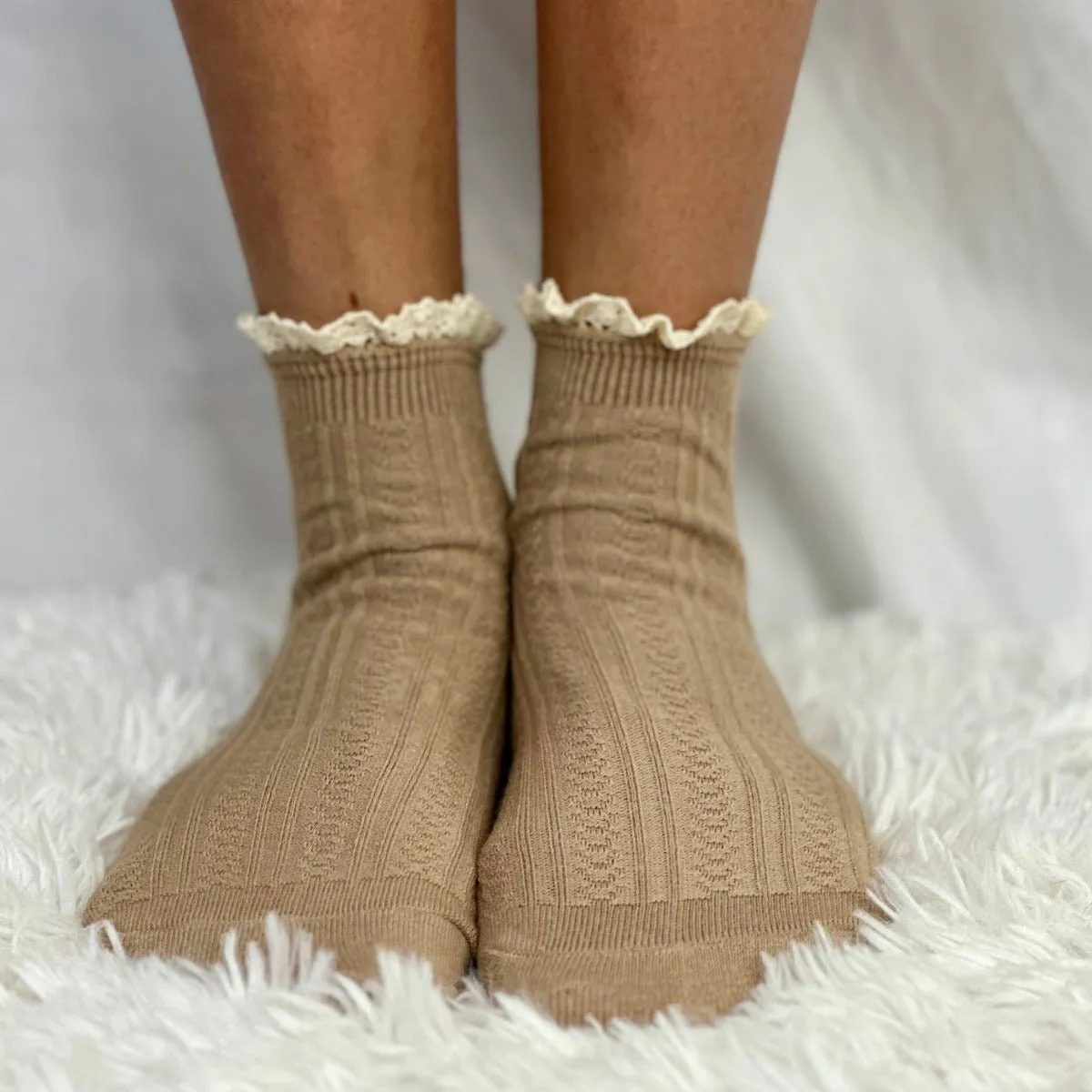 SHORTY  lace topped ankle socks - tan