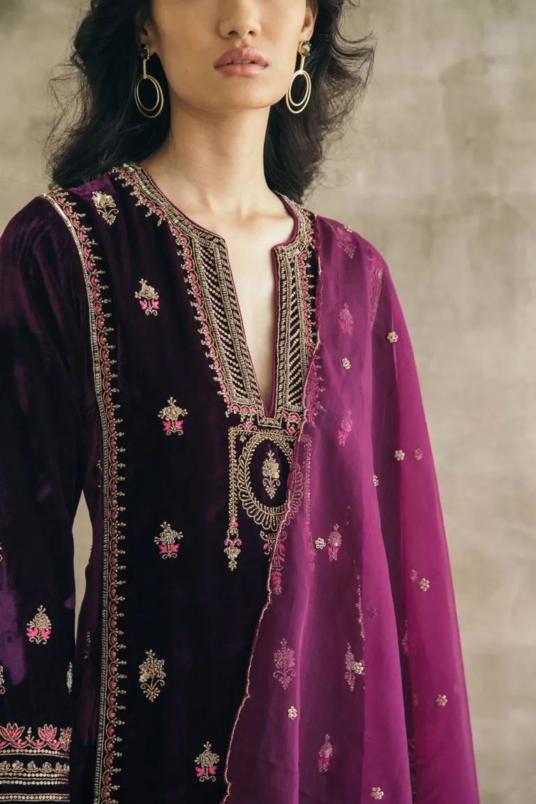 Velvet Mughal Motif Kurta Set-RTS